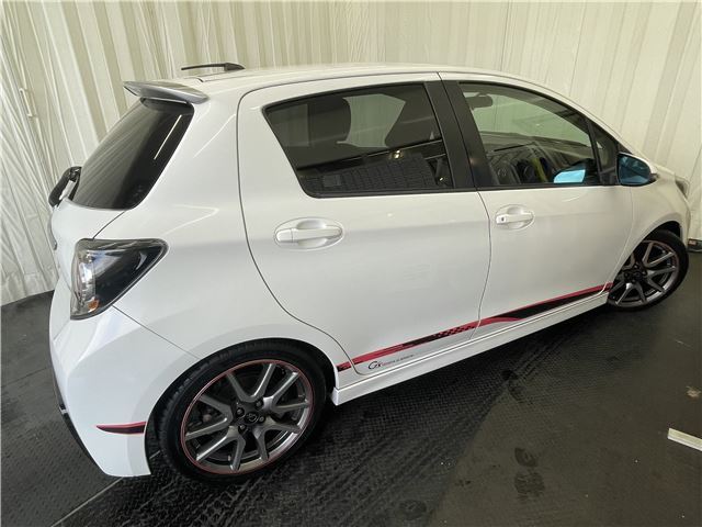 2011 Toyota Vitz RS GS